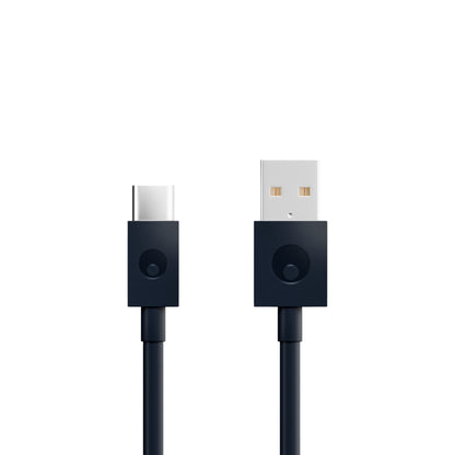 Dunkelblaues USB-Kabel im Bildsatz der Cambridge Audio Melomania A100 SE mit USB-A- und USB-C-Stecker.