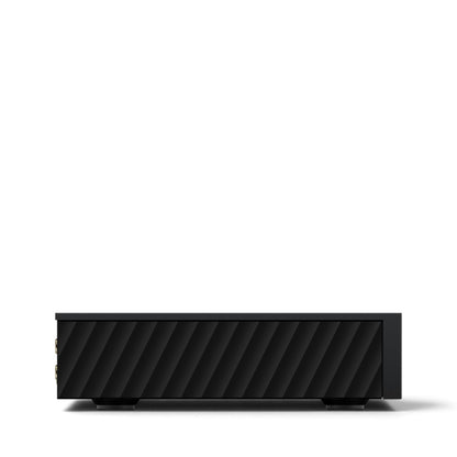 Linke Seitenansicht des Matrix Audio mini-i Pro 4 in Schwarz mit diagonal strukturiertem Seitenteil.