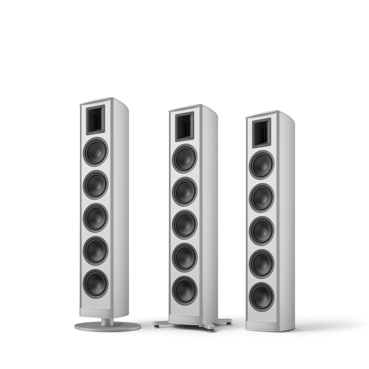 Piega Premium 801 Gen2 in Silber, drei Aufstellvarianten: runder Standfuß, seitliche Ausleger und ohne erhöhten Standfuß