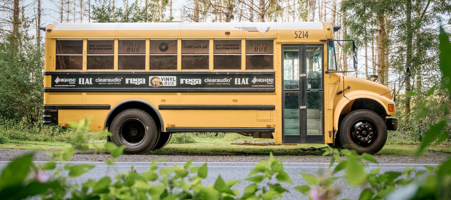 vinyl bus banner